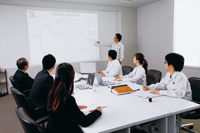 業務に関連する部署間の自主勉強会